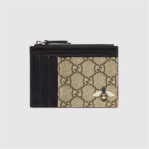 Tarjetero Gucci GG Supreme (para 8 tarjetas) con estampado de .